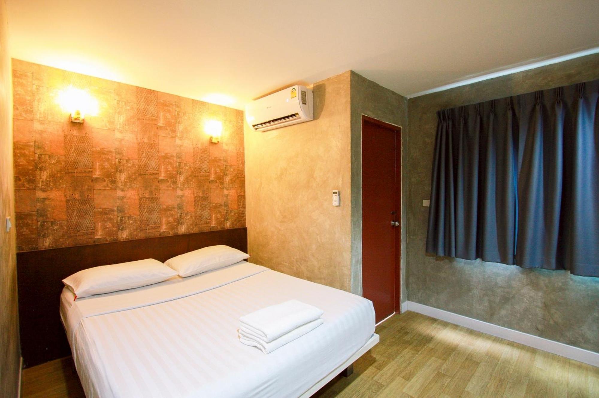 18 Coins Budget Hotel Pattaya Room photo