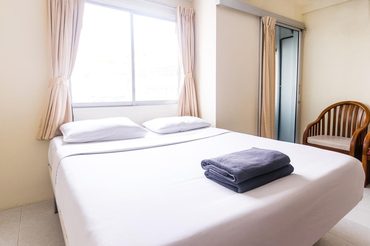 18 Coins Budget Hotel Pattaya Exterior photo